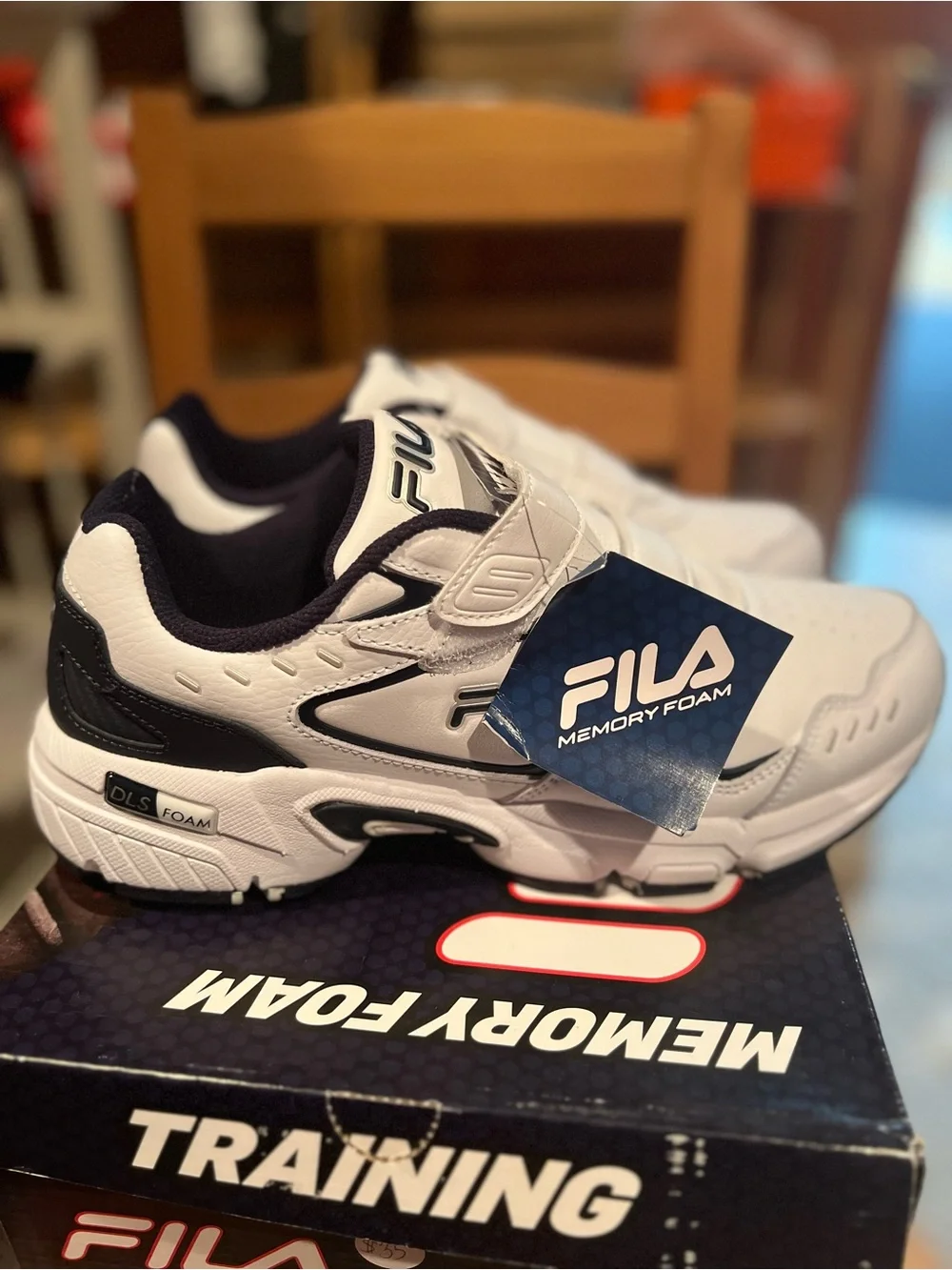 FILA White and Navy Memory Foam Training Sneakers SIZE 10 WIDE 4E